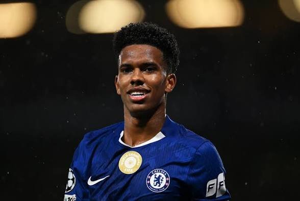 TheBlueLampCFC's tweet photo. Talk to me about Estêvão, blues.
He doesn't look like he'll be displacing Palmer or Rogers any time soon but he's too good to sit on the bench and too good to be sold.
So, what's the answer?
#chelseafc #cfc #estevao https://t.co/zr5v7mSTP3