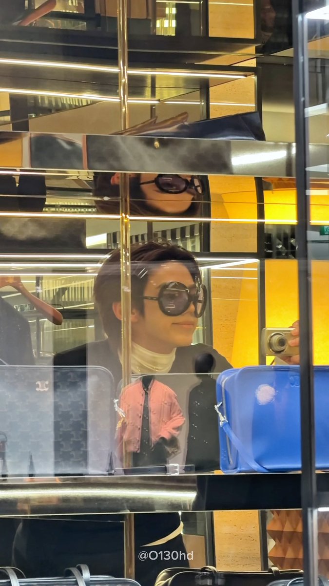 O130hd's tweet photo. 사진 안올려주면 무슨무슨법으로 잡혀간대 그러니까 꼬옥 올려주기 김사이 소원🥹 #도훈 https://t.co/mcfSXtAlwZ