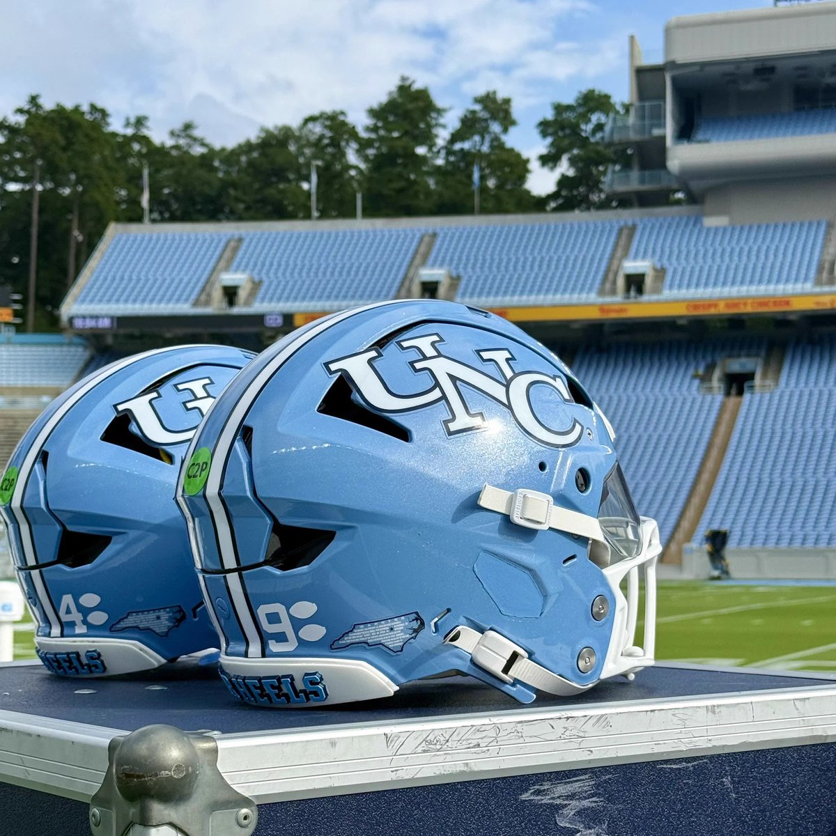 andrew_dunn's tweet photo. Not gonna lie… I am NOT a big fan of the stair step UNC logo. https://t.co/9qHgPc9d7O