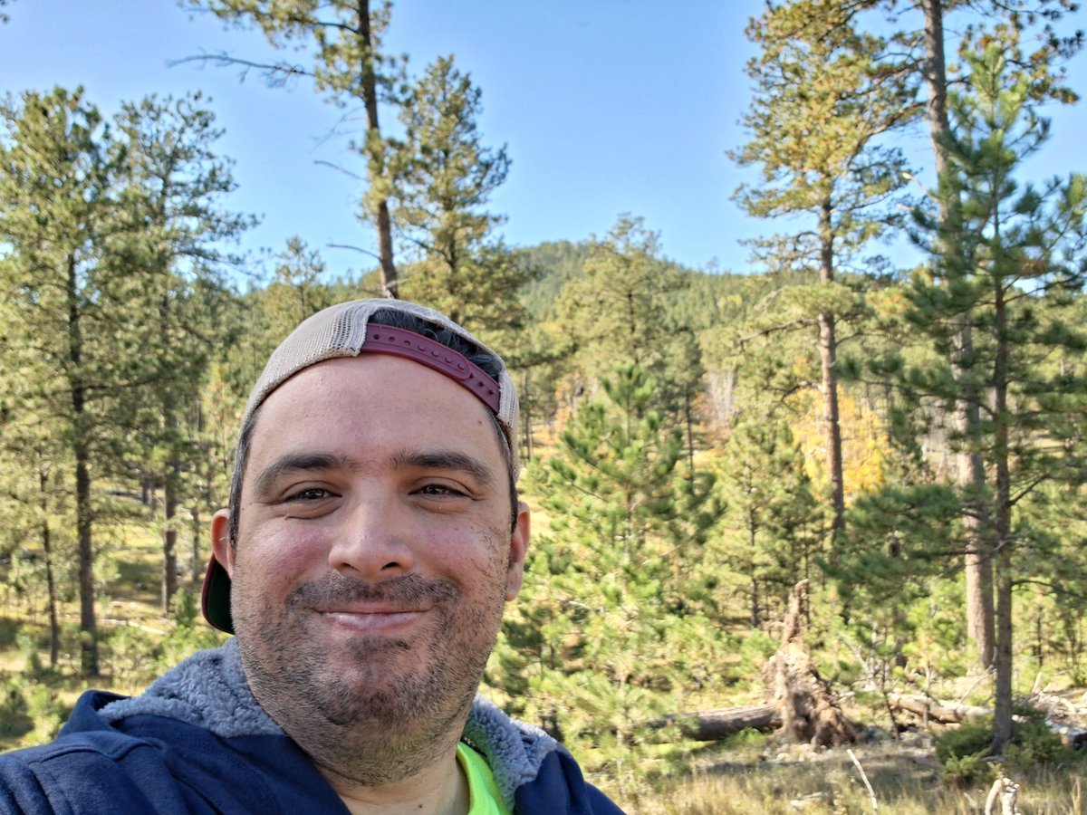 ChrisBarlo5s2f's tweet photo. Went hiking earlier! https://t.co/kqjduPUqz9