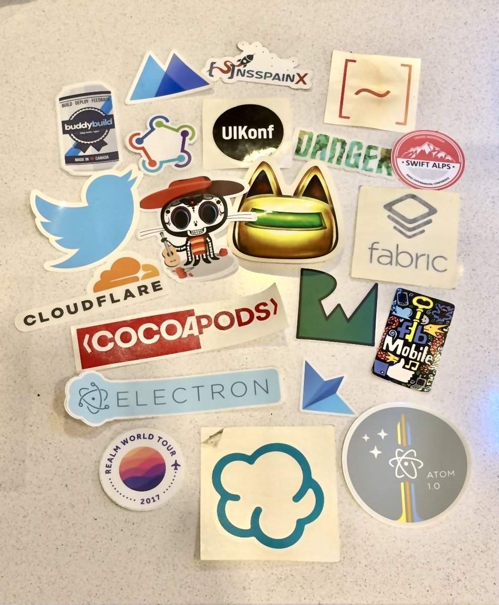 Lascorbe's tweet photo. found an old box with goodies 🥹 https://t.co/8oTwvJ0irB