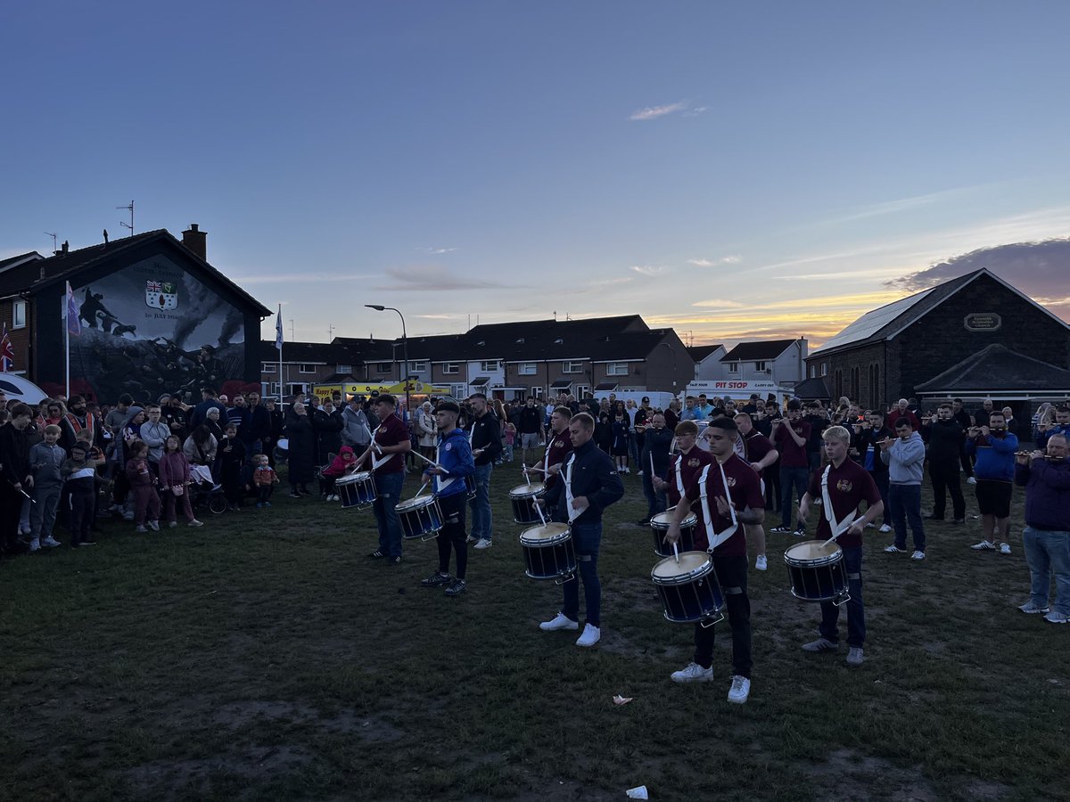 TVconormac's tweet photo. And a few pix from the later rally in support of Portadown District’s right to march https://t.co/9efHeChF44