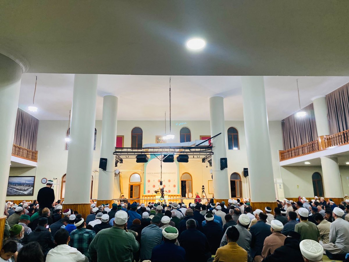 c_ahmethoca's tweet photo. Bursa Sohbeti, HAYDER Bursa Vakıf Külliyesi’nde devam ediyor.

Lâlegül TV, Lâlegül FM ve YouTube Kanalımızdan CANLI olarak takip edebilirsiniz. https://t.co/7MJOb9wmlw