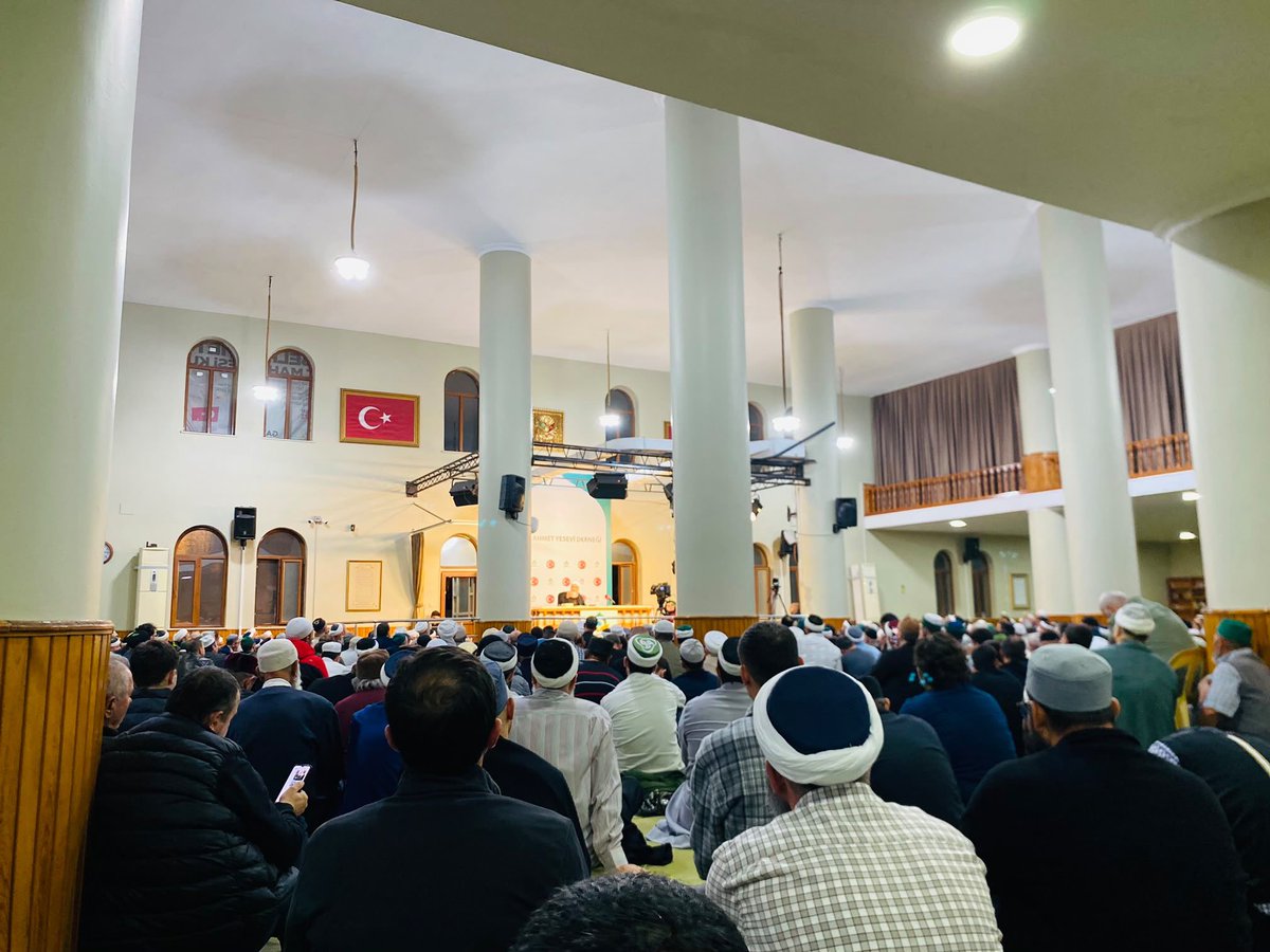 c_ahmethoca's tweet photo. Bursa Sohbeti, HAYDER Bursa Vakıf Külliyesi’nde devam ediyor.

Lâlegül TV, Lâlegül FM ve YouTube Kanalımızdan CANLI olarak takip edebilirsiniz. https://t.co/7MJOb9wmlw