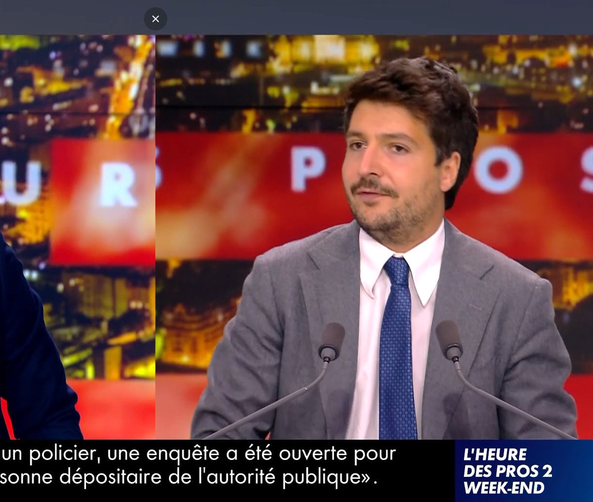 lattention_fr's tweet photo. A chaque fois qu'effaré par ce niveau cosmique d'ignorance et d'inculture, de servilité interne, d'indignation surjouée, on s'apprête à écrire qu'il est bête à manger du foin, on est gêné pour tous les admirables chevaux, moutons et vaches qu'on a pu fréquenter.
#BouletElectoral https://t.co/dzVuWNZGc9