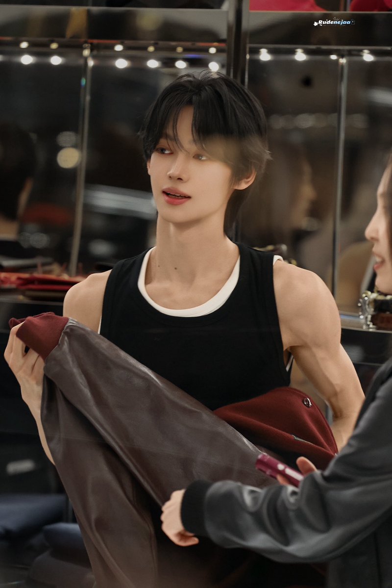 Rudenejaa's tweet photo. 261003

#HANJIN #한진 #韩振  #ハンジン
#TWS #투어스   #Celine 
#CelineEte2027 
#TWSXCELINE https://t.co/QIGeZoK0OU