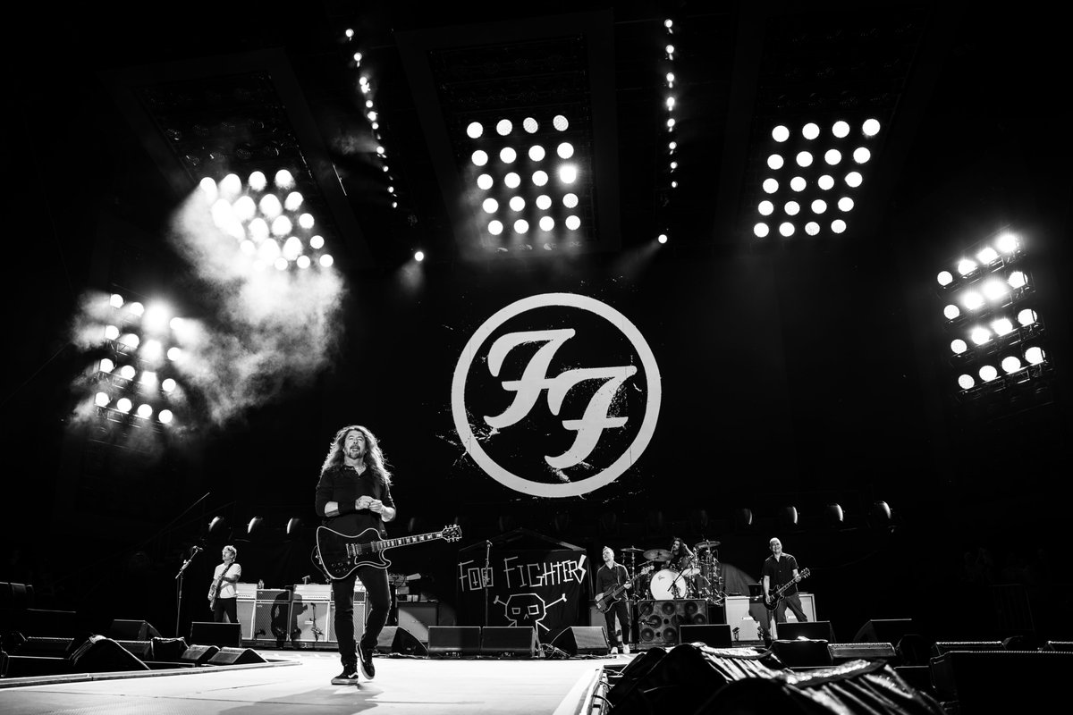 foofighters tweet picture