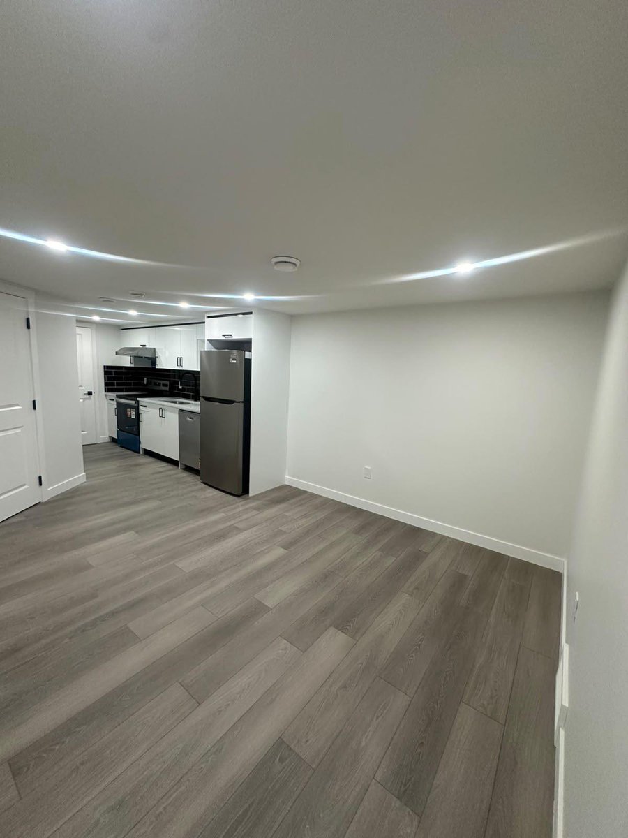 GideonToba's tweet photo. If you know anyone in Calgary looking to rent, some friends have these available:
- 1 bedroom basement suite in Glacier ridge NW
- 1 bedroom basement suite in Hotchkiss SE
- 3 bedrooms house in Hotchkiss SE
- 2bedrooms/2baths basement suite in Yorkville SW.
Happy to provide more details 👍🏾
