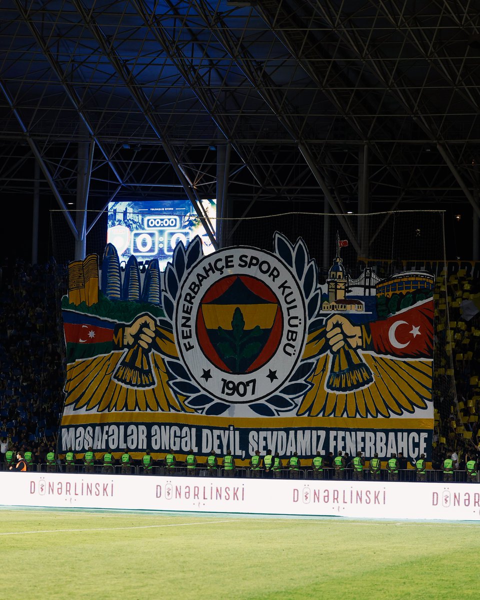 Fenerbahce's tweet photo. İki kardeş ülkenin güçlü bağlarını bir kez daha hissettiğimiz Azerbaycan’da bulunduğumuz süre boyunca bizleri büyük bir sevgi ve misafirperverlikle ağırlayan Turan Tovuz Başkanı Ehtiram Guliyev’e, Yönetim Kurulu’na ve Can Azerbaycan halkına şükranlarımızı sunuyoruz.

Çubuklu’yu yalnız bırakmayan, sevgisini ve desteğini her an yanımızda hissettiren Azerbaycan’daki taraftarlarımıza ve takımımızı desteklemek için Azerbaycan’a gelen taraftarlarımıza sonsuz teşekkürler.

İyi ki varsınız, iyi ki Fenerbahçeliyiz! 💛💙