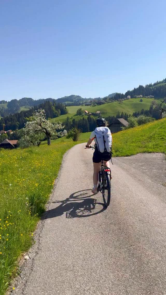 briandOUIT2wcaa's tweet photo. Peace and calm in Travel Today chapters creating moments of stillness to recharge within sweet and meaningful. https://t.co/zCcb5v6RG2