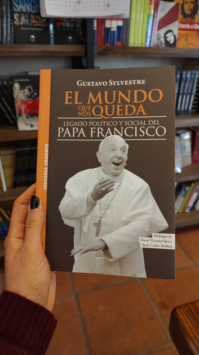 Gatosylvestre's tweet photo. Ya salio de Imprenta.Feliz de poder dar este testimonio sobre el Papa Francisco.Contiene la entrevista completa de Marzo del 23, y el intercambio de mails sobre distintos temas, que mantuve con Francisco hasta su muerte.Prologos de @juanKa_molina y Monseñor Ojea. https://t.co/kfTFuvfgQJ