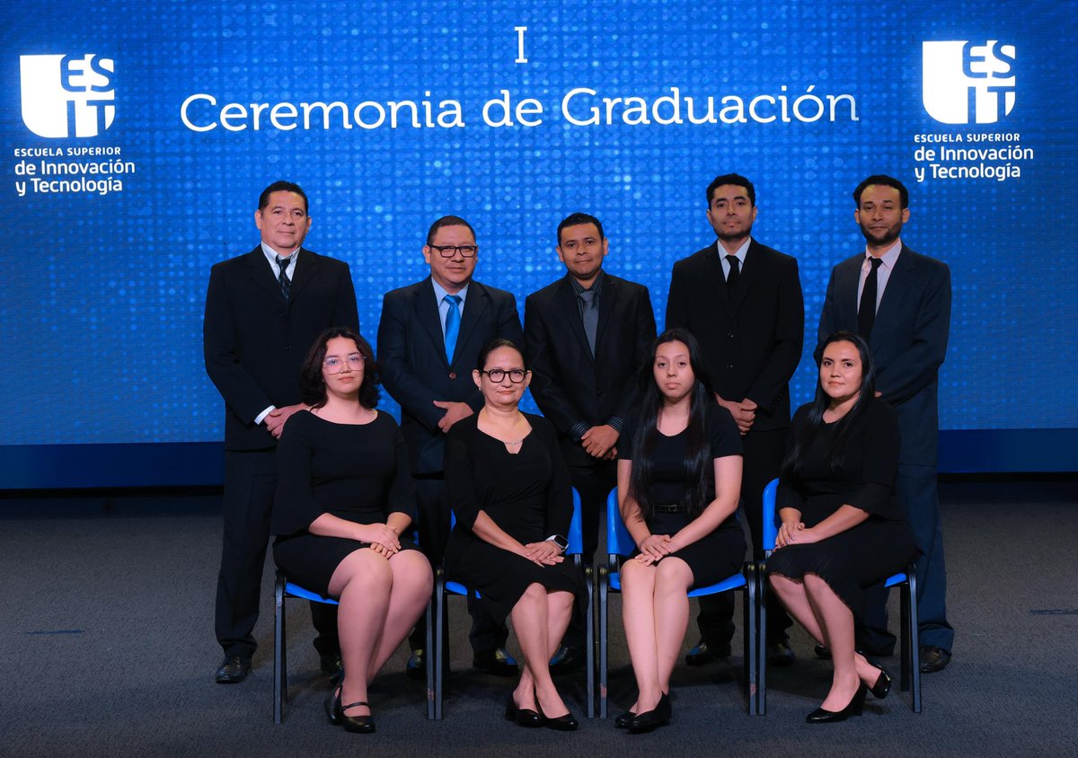 SecPrensaSV's tweet photo. Con la I Ceremonia de Graduación de la Escuela Superior de Innovación y Tecnología (@esitgobsv), 60 profesionales culminan sus estudios de Técnico Superior Universitario en desarrollo de software en código abierto, ciberseguridad, operación de centro de datos y servicio en la nube.

El Salvador suma así talento especializado para responder a los desafíos de la transformación digital y aportar al desarrollo de nuevas oportunidades para el país.
