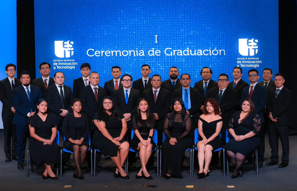 SecPrensaSV's tweet photo. Con la I Ceremonia de Graduación de la Escuela Superior de Innovación y Tecnología (@esitgobsv), 60 profesionales culminan sus estudios de Técnico Superior Universitario en desarrollo de software en código abierto, ciberseguridad, operación de centro de datos y servicio en la nube.

El Salvador suma así talento especializado para responder a los desafíos de la transformación digital y aportar al desarrollo de nuevas oportunidades para el país.