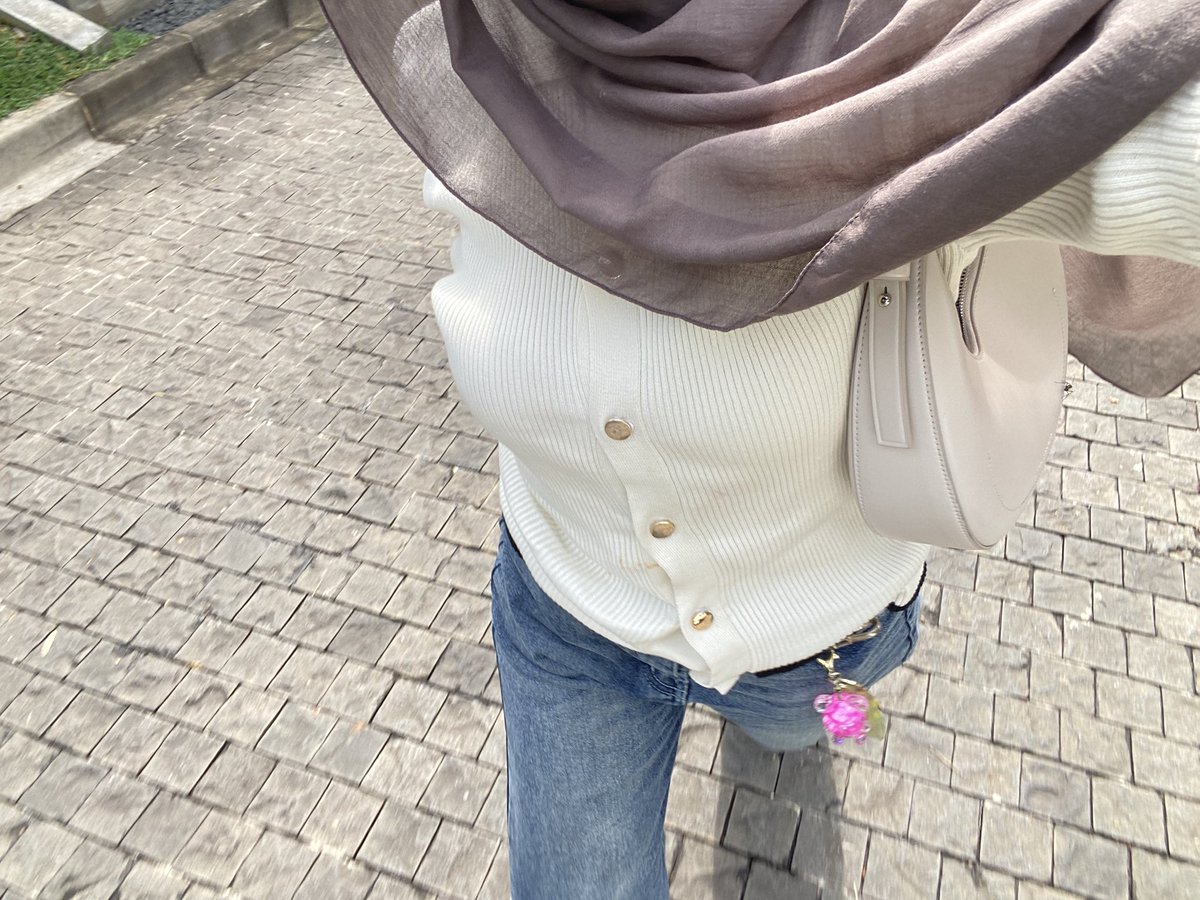 inireebeb's tweet photo. cowo cowo tuh seneng ga si kalo punya cewe sangean? hehe https://t.co/VcDGT3Af5F
