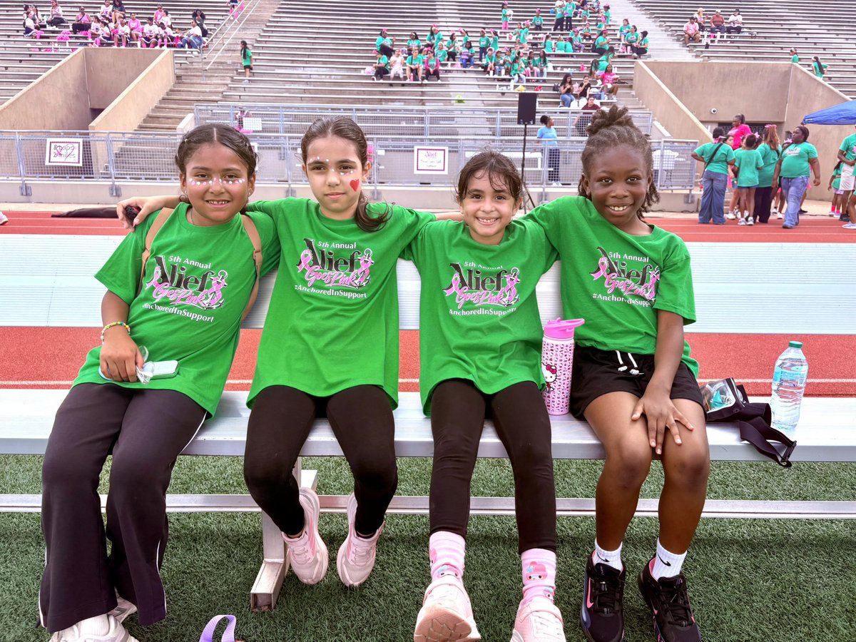 S_Rivera82's tweet photo. @ReesStars Girls Club participated in Aliefβs 5th Annual Breast Cancer Walk! π The weather was perfect for getting those steps in while supporting such an important cause. Weβre proud to walk together, spread awareness, and show our support. #AliefGoesPink @AliefISD @kim22wilson https://t.co/WePYFb1m4v