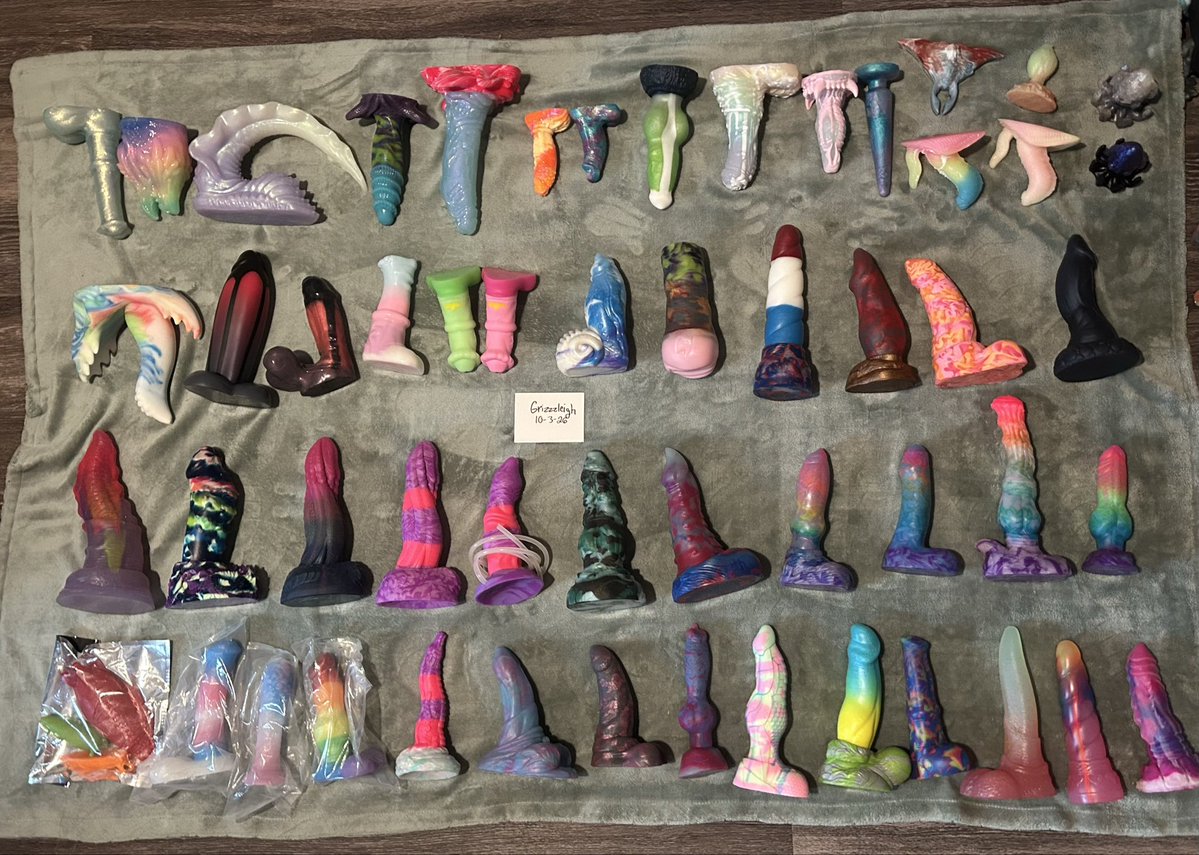grizzzleigh's tweet photo. Huge collection sale! Totally open to offers, need to raise funds for a new car! 
#dongsales https://t.co/RQRgRVyROb