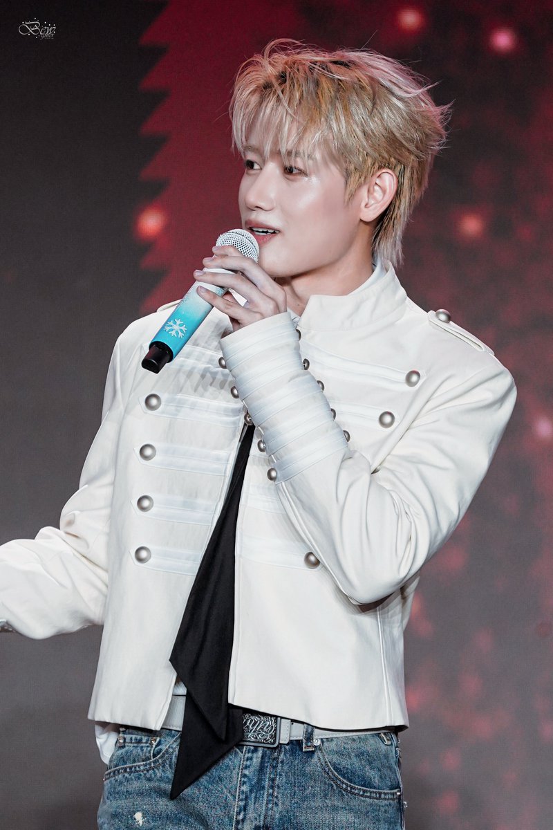 bewgnter's tweet photo. 03 10 26 • THE NEW ERA CONCERT 
-
Hoàng tử điệp chai tóc xù 
៸៸᳐ᴗ.ᴗ៸៸᳐ ᶻᶻᶻ

#HODONGQUAN #QUANderful #TheNewEraConcert #SYE #ATVNCG2026 https://t.co/48uHndhVBR