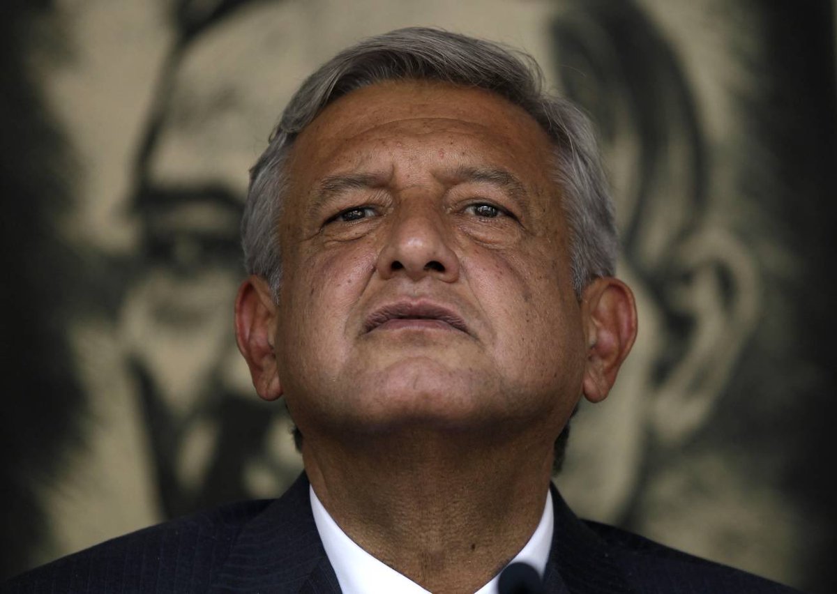 Jackie2theworld's tweet photo. López Obrador transformó sus 200 pesos en millones, y a sus hijos en MILLONARIOS, transformó el petróleo de México en su negocio privado, transformó los medicamentos en un lujo, transformó con MORENA la vida de los mexicanos en un juego de supervivencia!

SÍ hubo transformación😏 https://t.co/mhBL4fPx58