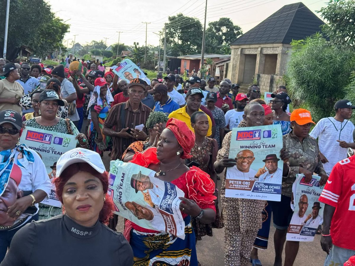 trapwiz_dmw's tweet photo. OGBEKENU ONICHA OLONA STANDS WITH ITS SON, VICTOR OCHEI!

OgbeKenu Onicha Olona turned out in colour, culture, love and solidarity as the NDC Ward Meeting became a celebration of community and grassroots engagement.

The community welcomed its son, Rt. Hon. Victor Ochei, NDC candidate for Delta North Senatorial District, as party members and supporters reaffirmed their commitment to the movement.

The pictures tell the story! 🔥✌️

#VictorOchei2027 #NDC #DeltaNorth #AniomaRising #TheNewDirection
