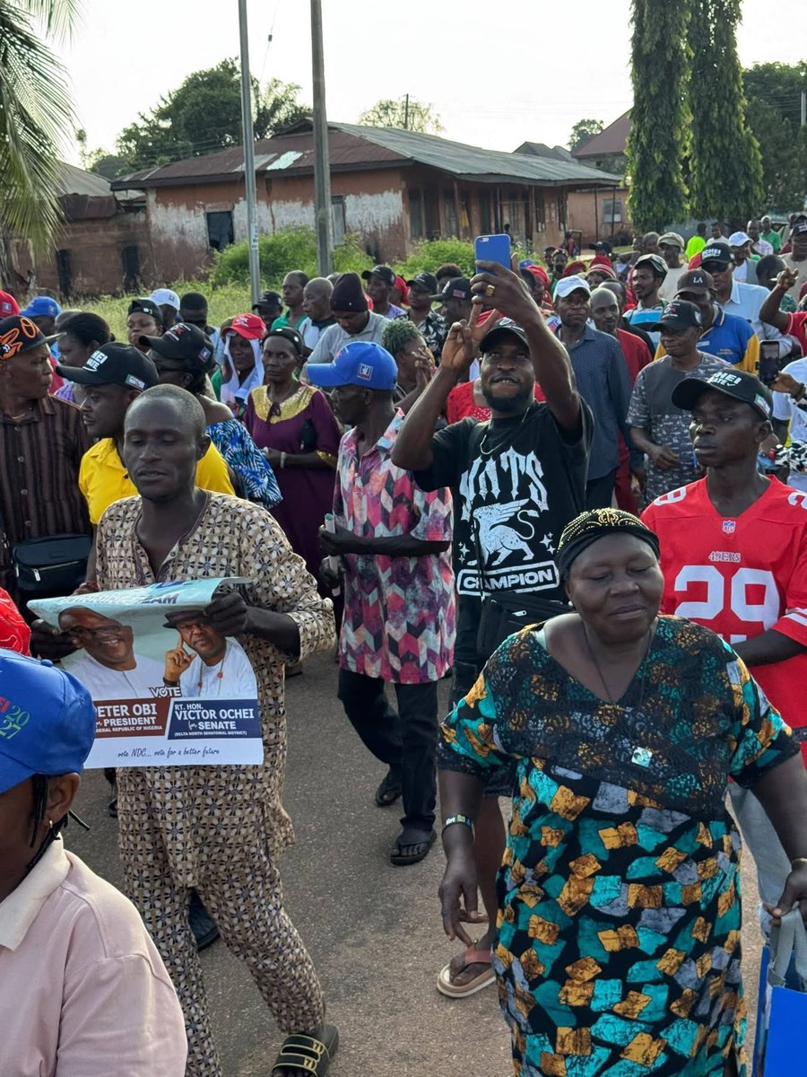 trapwiz_dmw's tweet photo. OGBEKENU ONICHA OLONA STANDS WITH ITS SON, VICTOR OCHEI!

OgbeKenu Onicha Olona turned out in colour, culture, love and solidarity as the NDC Ward Meeting became a celebration of community and grassroots engagement.

The community welcomed its son, Rt. Hon. Victor Ochei, NDC candidate for Delta North Senatorial District, as party members and supporters reaffirmed their commitment to the movement.

The pictures tell the story! 🔥✌️

#VictorOchei2027 #NDC #DeltaNorth #AniomaRising #TheNewDirection