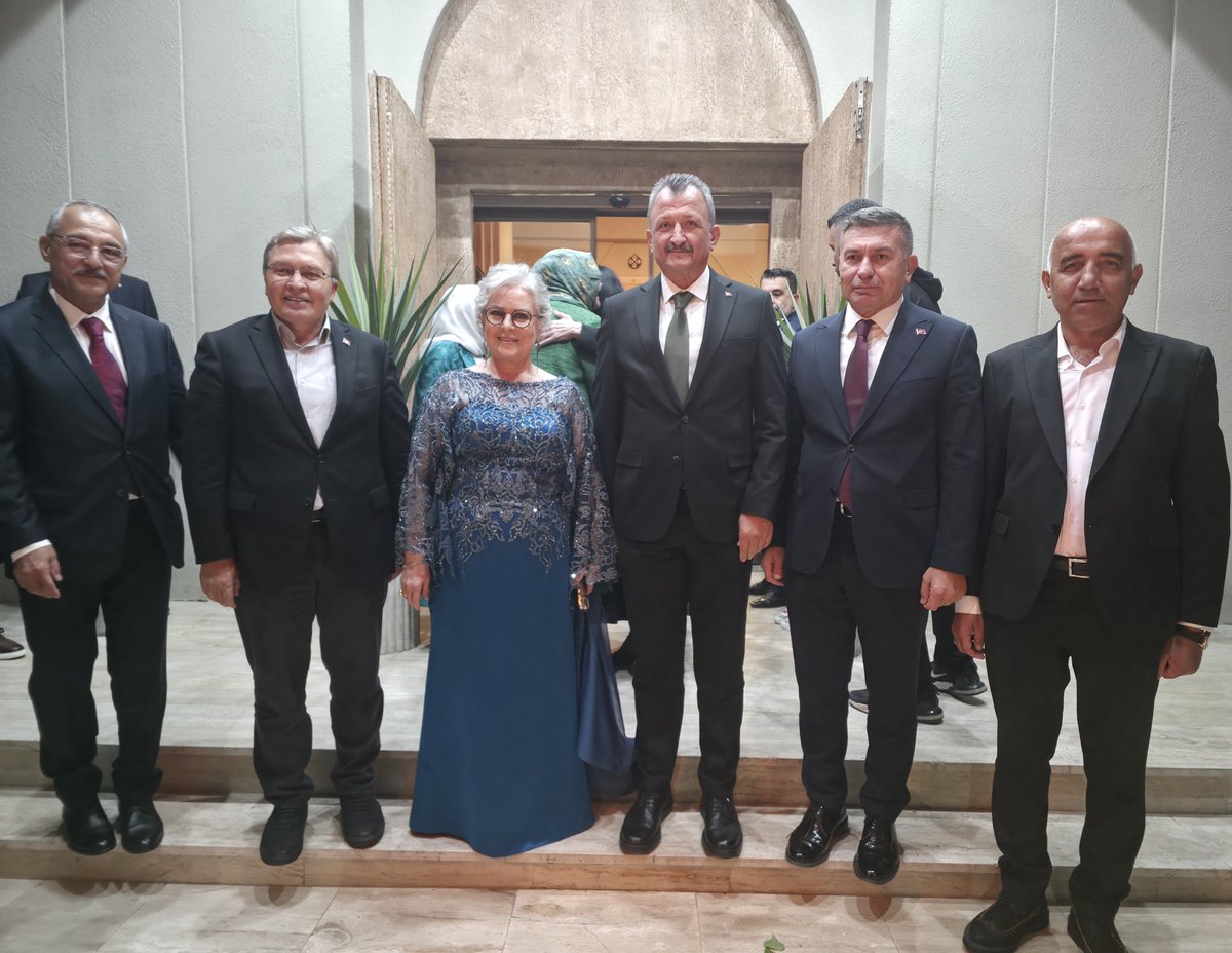 coskunali_01's tweet photo. Önceki dönem Adana Milletvekilimiz Sayın Fatoş Gürkan Zopçuk Hanımefendi’nin kıymetli oğlu Ali Mert ile Betül kızımızın düğün merasimine; Karaisalı Belediye Başkanımız Sayın Bekir Şimşek, Karaisalı ilçe belediye meclis üyemiz Abdülkadir Günaltın ile birlikte katıldık.
Genç çiftimize, sevgi, muhabbet ve gönül birliğiyle çıktıkları bu güzel yolculukta; bir ömür boyu sağlık, huzur ve mutluluk diliyorum...
@fatosgurkan
@erhangurkan01