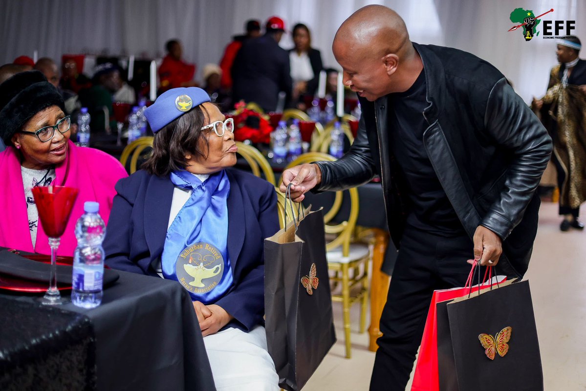 zizipho50's tweet photo. 😭 Oh, at this point, we need this organization governing so that everything we’re seeing can be done on a much larger scale for every South African citizen, in every province and every ward. 

Imagine a South Africa with the EFF in power!🥹🥹

#VoteEFFLGE #VoteEFF https://t.co/uZ3JjERv6a
