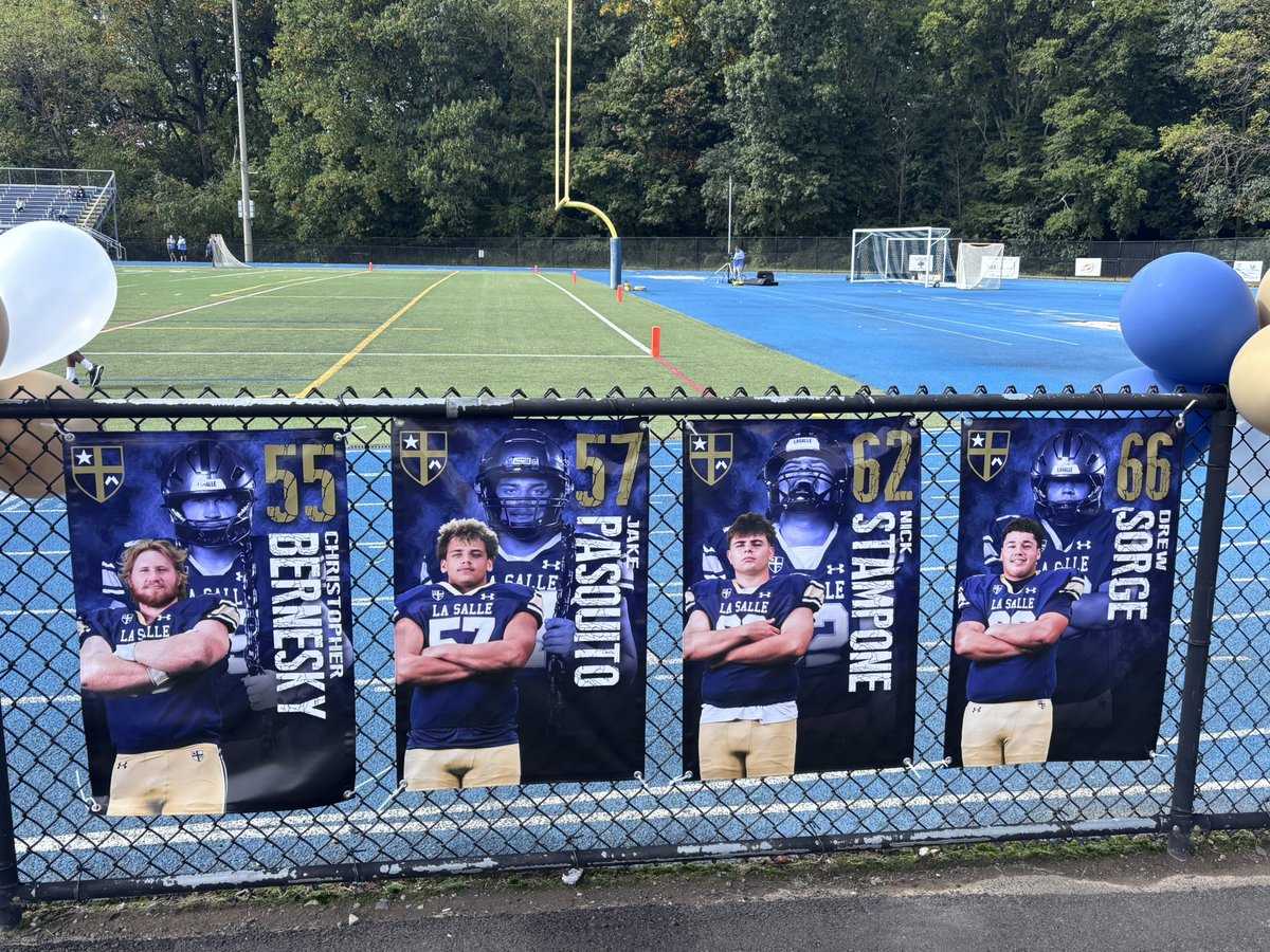 LaSalle_Sports's tweet photo. On senior day, @LaSalleFball defeats Father Judge.

Congratulations and thank you to our seniors! https://t.co/Es3BOlmHEv