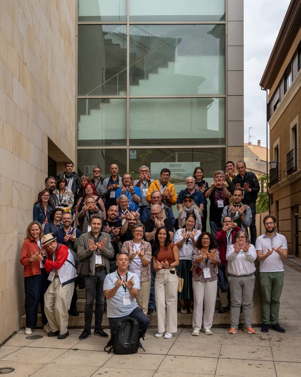 wikimedia_es's tweet photo. ¡Segunda jornada de las XII Jornadas Anuales de @Wikimedia_Es en Zamora! 

Hemos comenzado el día con una visita guiada por el Museo Etnográfico de Castilla y León antes de dar paso a una intensa mesa redonda sobre instituciones, patrimonio y conocimiento abierto.

👇 #WMES2026 https://t.co/L0HFyvMJmZ