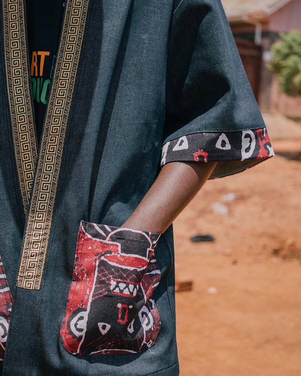 SFacesup's tweet photo. Available at our shop at @YujoRestaurant , along Kyaddondo Road near Nakasero Primary school. Art you can wear.
#facesupstore #kimono https://t.co/PuITwImUee