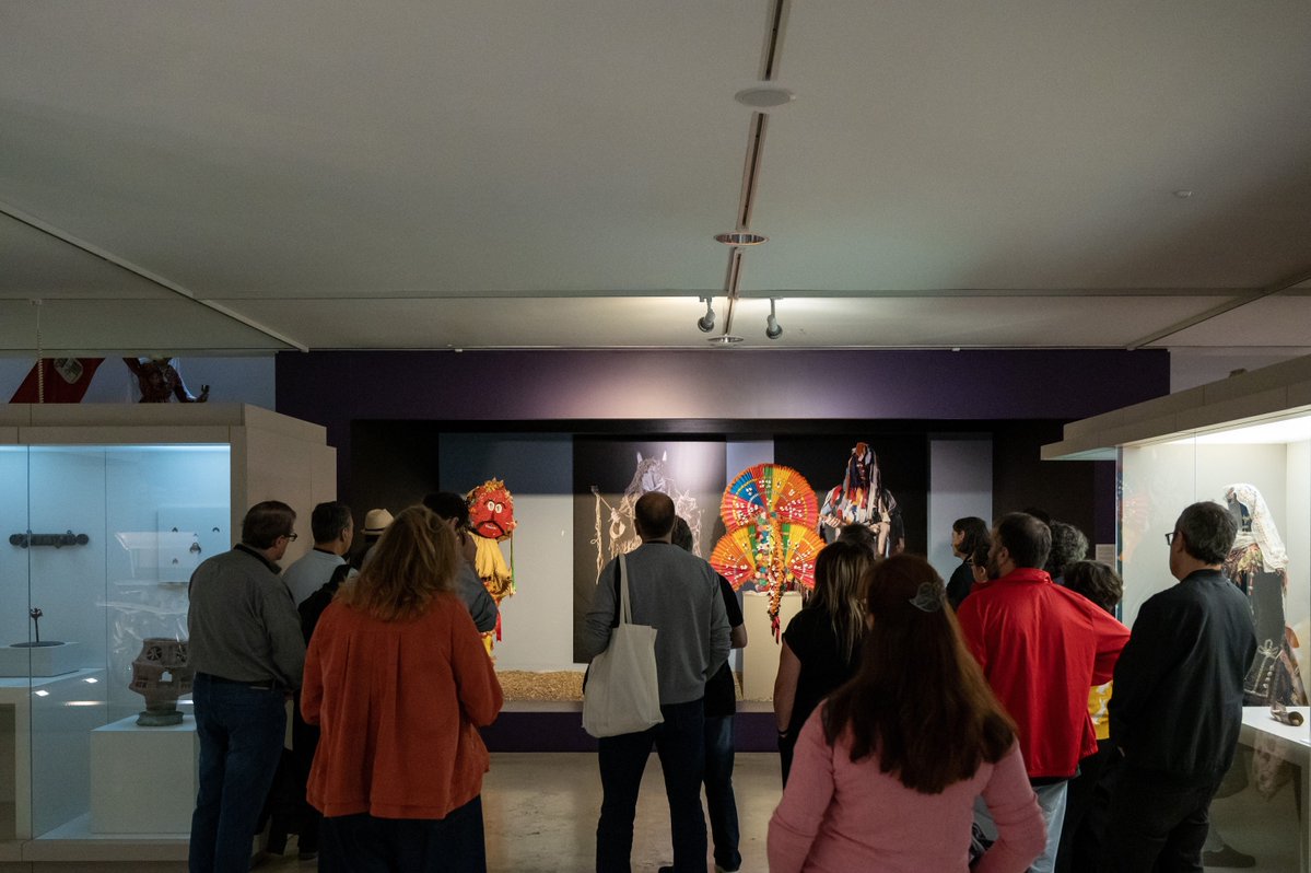 wikimedia_es's tweet photo. ¡Segunda jornada de las XII Jornadas Anuales de @Wikimedia_Es en Zamora! 

Hemos comenzado el día con una visita guiada por el Museo Etnográfico de Castilla y León antes de dar paso a una intensa mesa redonda sobre instituciones, patrimonio y conocimiento abierto.

👇 #WMES2026 https://t.co/L0HFyvMJmZ