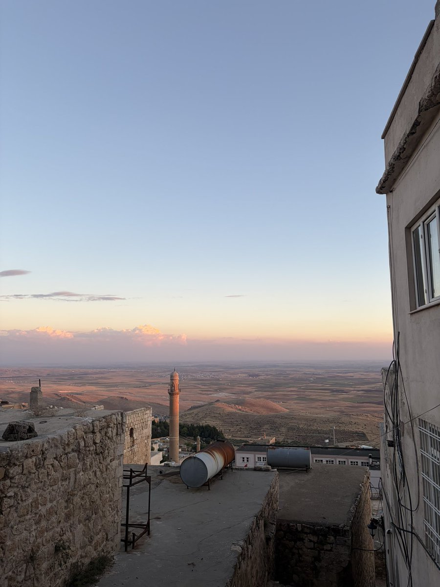 laylaaydn11's tweet photo. Mardin’in taş sokaklarında sonbahar..🍂 🍃🍁 https://t.co/AATlSQ2gop