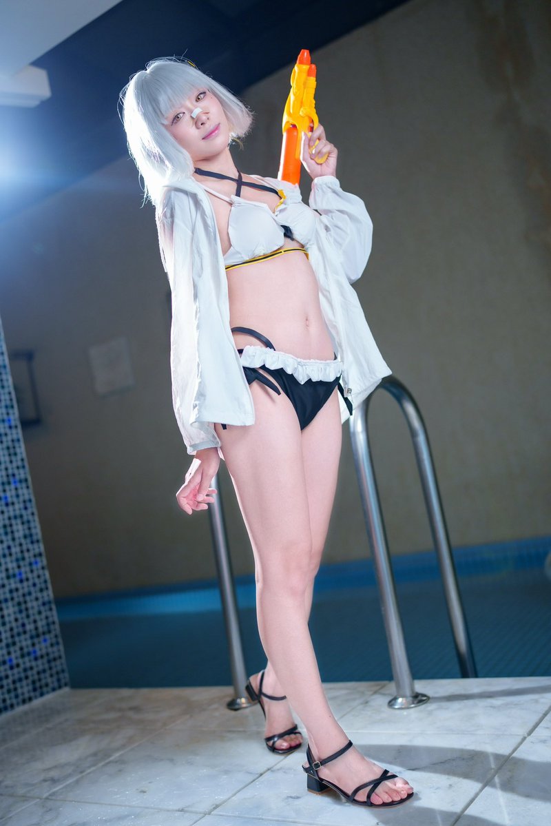 luyanlulu46's tweet photo. Hachiの夏の水着Cosplayしてみました！🐝🌊
#はちたや https://t.co/CUdv0IP8OE