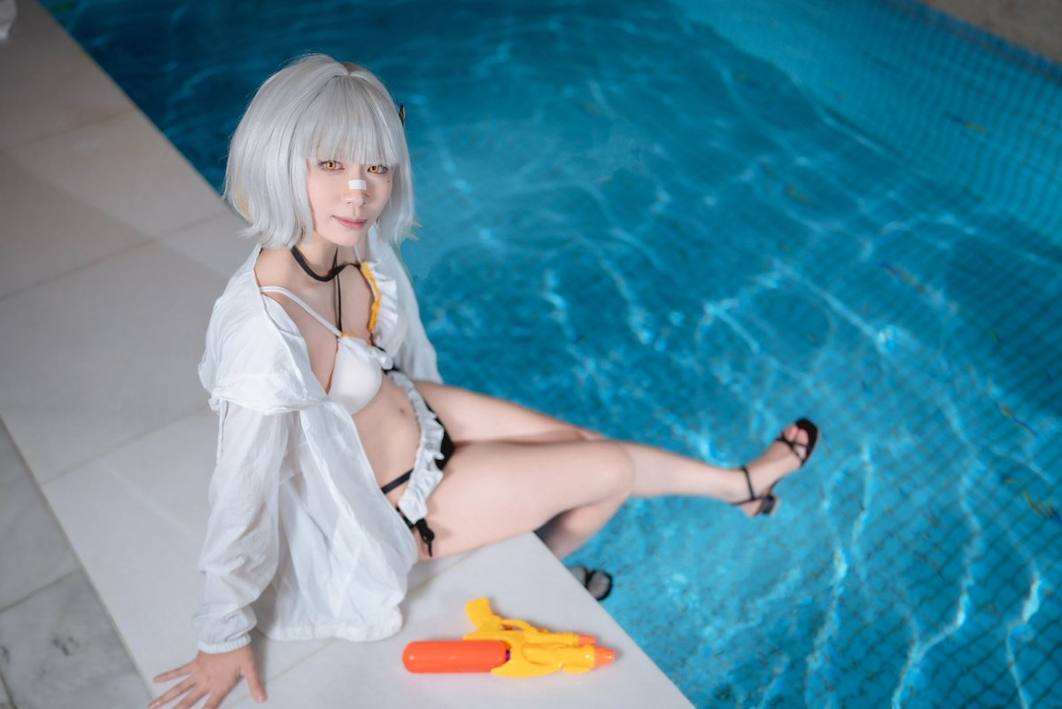 luyanlulu46's tweet photo. Hachiの夏の水着Cosplayしてみました！🐝🌊
#はちたや https://t.co/CUdv0IP8OE