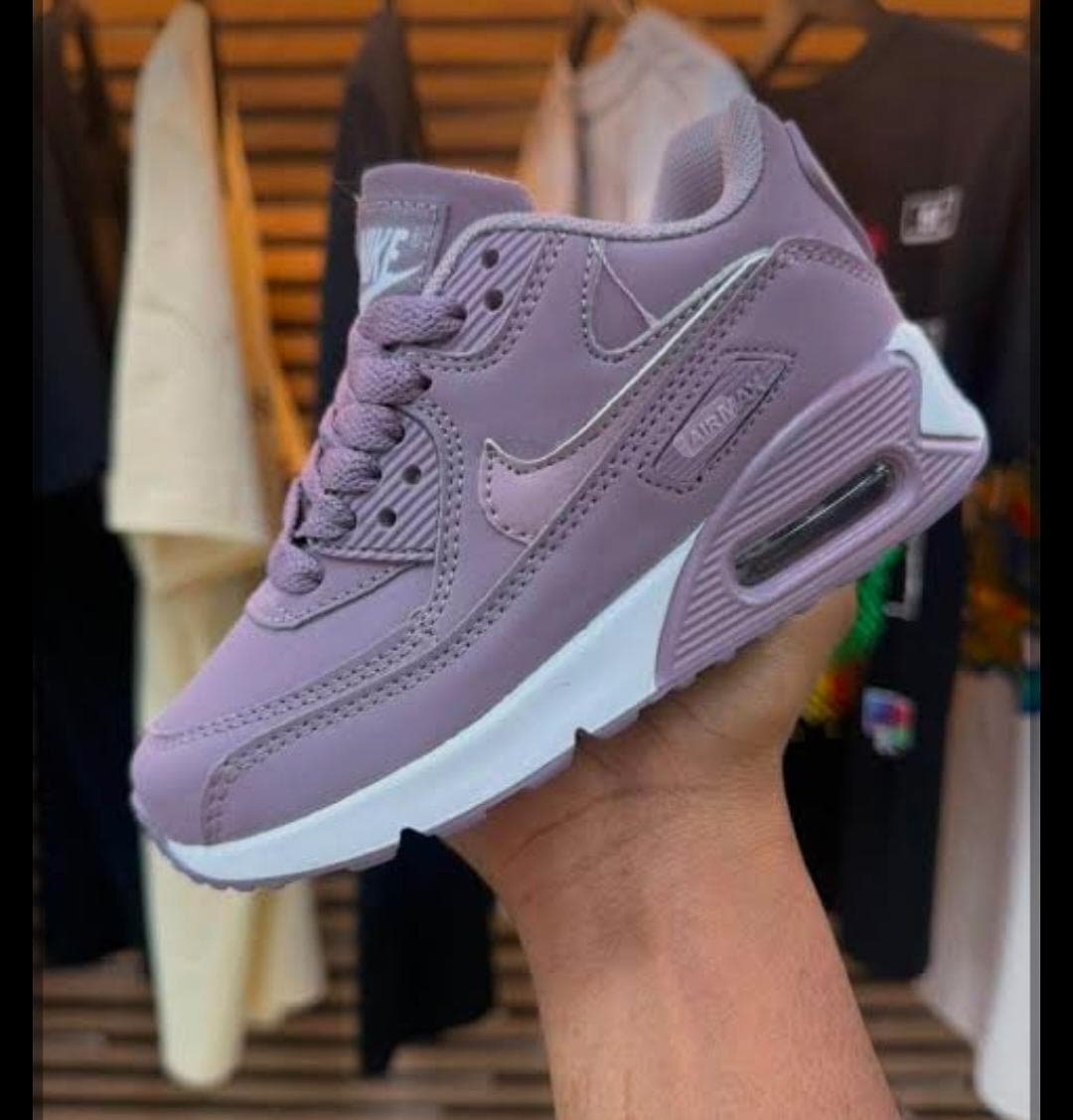 SneakersTshirts's tweet photo. Let me plug you https://t.co/CrfRzfkz54