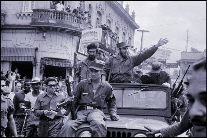 CubaOrtografia's tweet photo. Robar es malo.
Asesinar es imperdonable.
Disfrazarlo de revolución es perverso.
Creerlo es enfermizo.
Defenderlo es patético. 

¡Yo me cago en tu revolución! https://t.co/rDsk20Ys6f