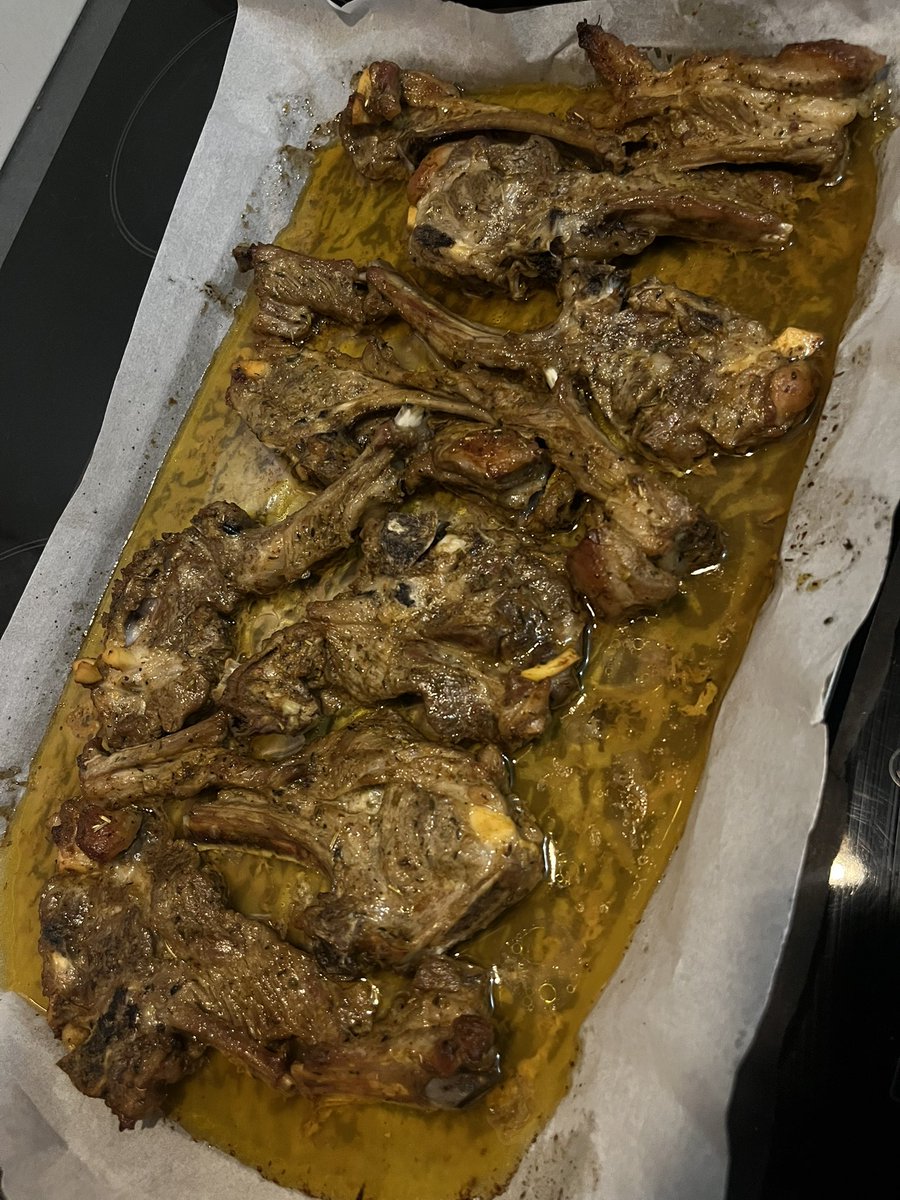 maybeyams's tweet photo. Côtelettes d’agneau / Frites 

Valeur sûre https://t.co/SDcoUSRTI1