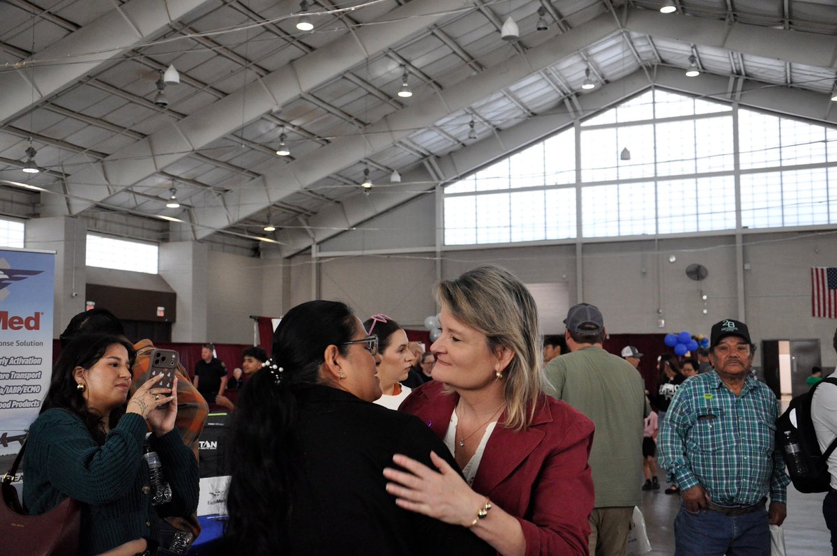cindy4kansas's tweet photo. Started the weekend off in Liberal at the Southwest Medical Center Health Fair! It’s so important that all of our communities have access to the care they need. As governor, I’ll fight to expand Medicaid and ensure Kansans have access to affordable healthcare, no matter their zip code.