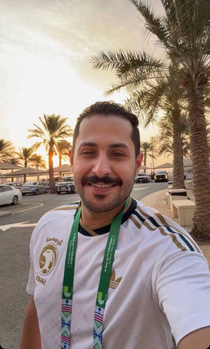 il0le0's tweet photo. صاحب التغطيات الإستثنائية و الحضور المُبهر شاهدنا تغطيات اجمل من الوصف والخيال ! 🪄🤍
#مشاري_العتيبي ||#بدون_فلتر https://t.co/cDdUr43YH0