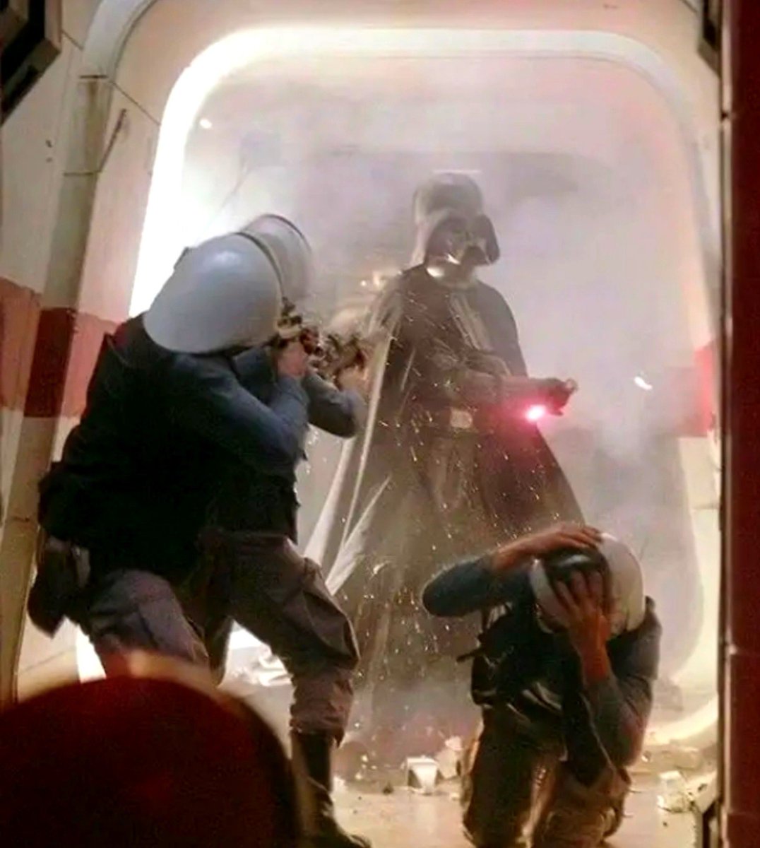 XDarthThunderX's tweet photo. Rogue One (2016) https://t.co/nIk1KNEwlA