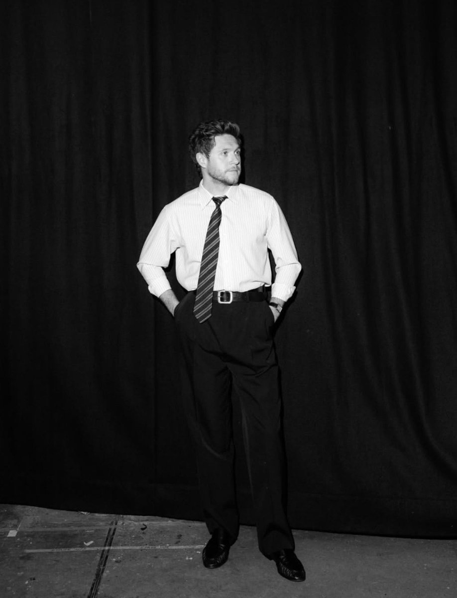 niallontours's tweet photo. New photo of Niall! https://t.co/fEjjhS83EL
