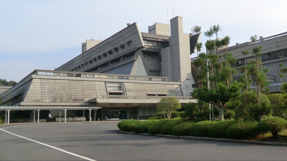 SciFiArchives's tweet photo. Kyoto International Conference Center, Japan. Brutalism that feels straight out of science fiction. https://t.co/JnXd1kcGT9