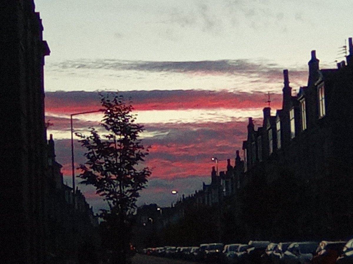 LibraryPlayer's tweet photo. This evening's sky! 😊 https://t.co/JvOTCDMOql