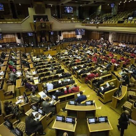 FaraiMazhindu's tweet photo. If you have 64 people in a room, and 52 of them are rigging the rulebook against 4, that represents South Africa.

It is a nation of 63.5 million people using the law against a minority of 4.5 million white people.

No one demonstrates more prejudice or a deeper belief in black incapability than the current leaders; their actions show they are convinced black people cannot compete in a free market.