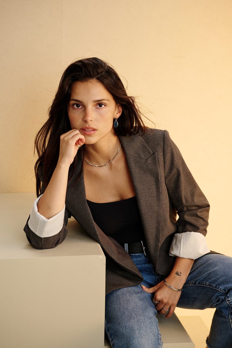 Complex's tweet photo. Inde Navarrette is determined to do Rogue justice in the upcoming ‘X-MEN’ film:

“I’m doing everything humanly possible because I love that character. I’ve studied that character. I want to do it justice for myself, for Jake, for what they want to portray and also for what I as a fan want her to be like. I’m doing everything, exclamation point.”

(via @latimes)