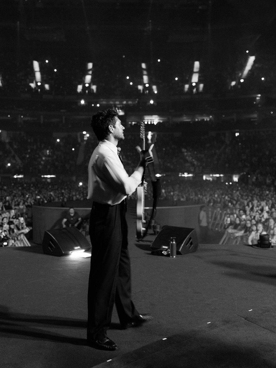NiallOfficial's tweet photo. Night Six London https://t.co/YQzCkNNXTh