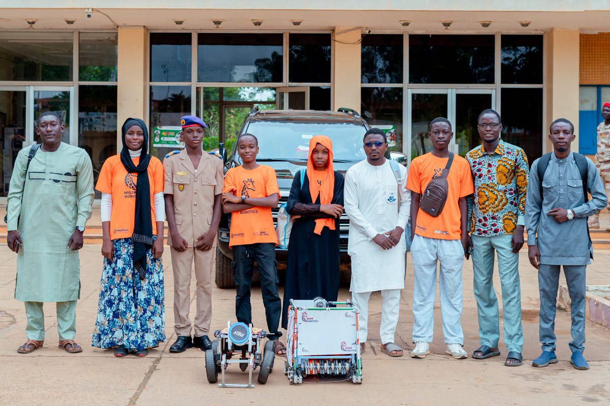 NigerGo26's tweet photo. Ces expériences peuvent aussi inspirer d’autres jeunes Nigériens à s’intéresser à la robotique, aux sciences et aux nouvelles technologies. Bonne chance à l’équipe du Niger 🇳🇪 !

👉 Suivre l’équipe : @NigerRobotics 

#NigerGo #NigerInnove #TeamNiger https://t.co/D7TPvZy21Y