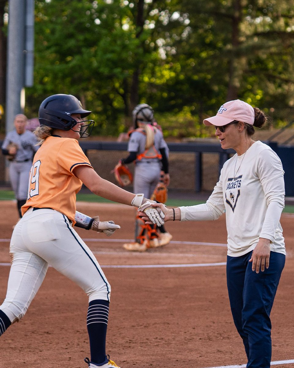 GaTechSoftball's tweet photo. We're just ✌️ weeks out from the start of the fall ball slate against Mercer, so let's throw it back to last season's 15-2 win over the Bears 😤

While we gear up for preseason, tap in to secure your spot at Mewborn for the 2027 season ⤵️
🎫 https://t.co/JQvFcXMdKT

#StingEm 🐝 https://t.co/X7TCxMzftP