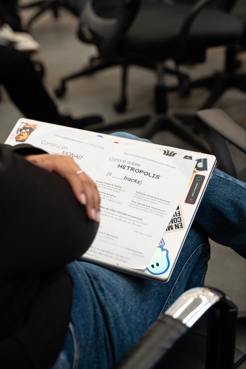 crecimientoar's tweet photo. HACKING TIME

The hackathon part of the day is officially on. Several teams have already formed and are refining their ideas with mentors by their side. https://t.co/Zw79kbGl01