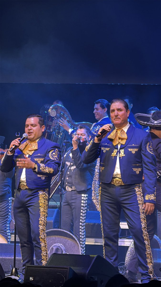 ConsulmexElPaso's tweet photo. A través de su arte, llevan nuestras tradiciones a distintos rincones del mundo y contribuyen a que la música del mariachi siga emocionando y uniendo a generaciones.

#DiplomaciaCulturalMX

🧵2/2 https://t.co/nZ5oNsHmH2