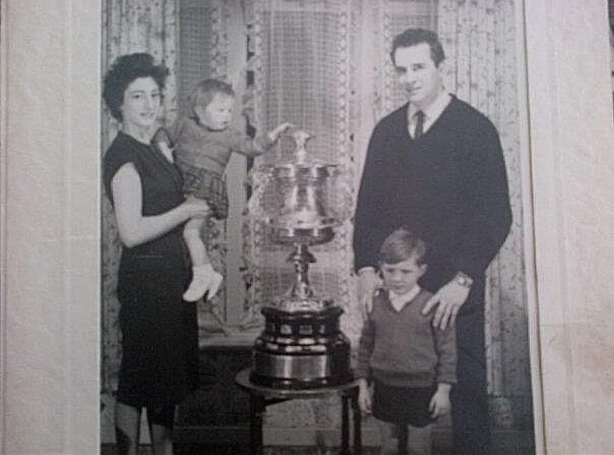 Lucy_LUFC's tweet photo. Congrats Wakey 👏🏼 My home city.
My grandad was a successful Hooker who played for Wakey (and also Leeds &amp; Hunslet) He is pictured here with the 1967 trophy (I always smile when I look at my mum in this photo trying to touch it) I wish he was here today to see them do it again 🏆 https://t.co/HQVdzOL98c